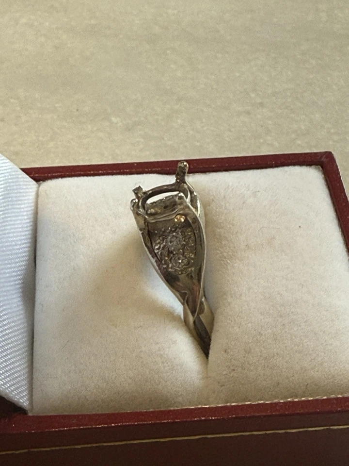 Wh gold 14k W Diamonds Ring Setting- Good Condition- Dimensions: L8.2mm W6.43 D4 - Image 2 of 4