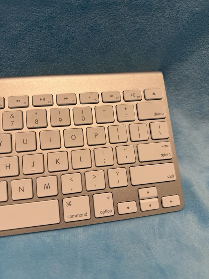 🍏 NEAR MINT Apple A1314 Wireless Bluetooth Keyboard Silver TESTED for Mac ipad - Image 3 of 4
