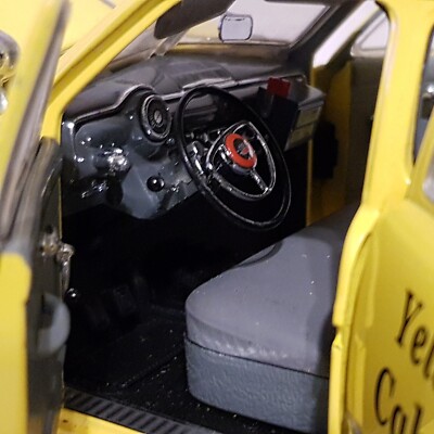 1/18 Scale 1950 Ford Yellow Cab Taxi USA diecast model car FLAWS