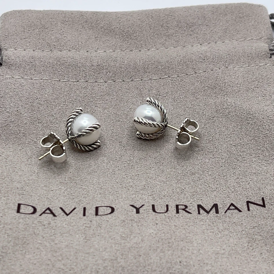 Pendientes David Yurman de plata de ley 925 con perlas de diamantes de 9,5 mm Foto 3 de 4
