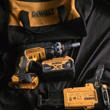 DEWALT DCF620 20V XR Cordless Brushless Drywall Screwgun Set 4Ah Battery Bag
