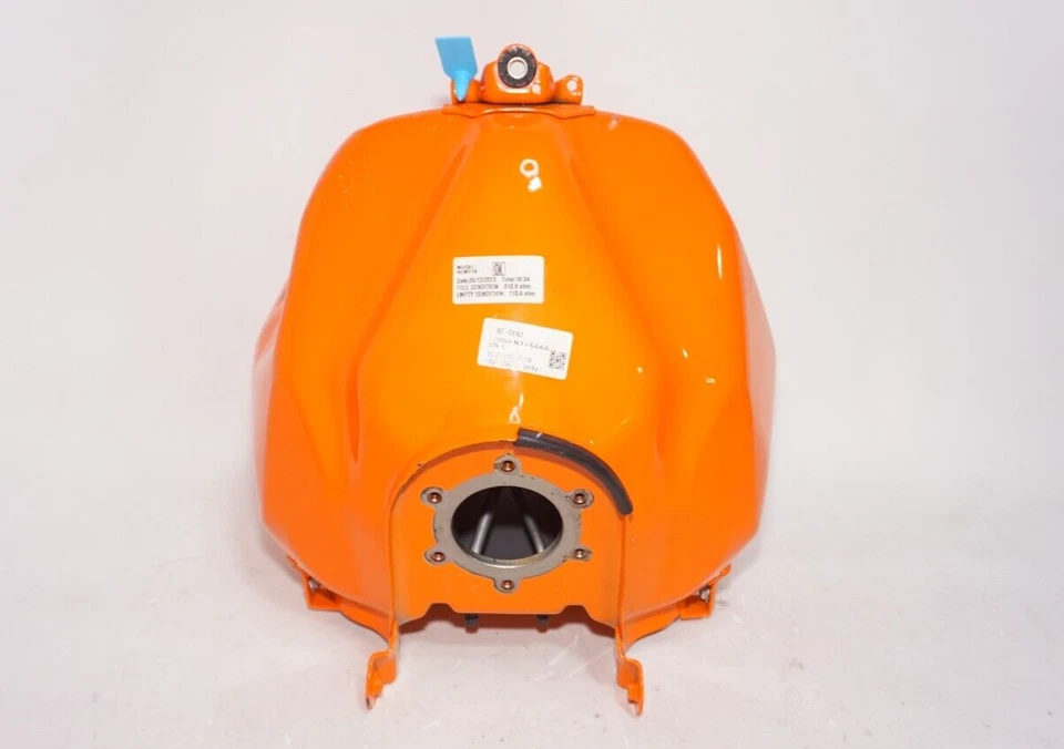 Tanque de combustible de gasolina 2024 22-24 KTM RC390 RC 390 ABOLLADO 324182 ORIGINAL OEM Foto 3 de 4