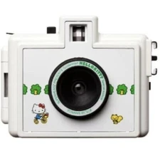 SUPERHEADZ SANRIO Hello Kitty Golden Half 35mm Half Size Film Toy Camera from JP