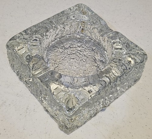 Textured Heavy Ice Glass Square Ashtray 4.5" Wide 1.75" Tall - Weighs 2.8 lbs - Picture 3 of 12