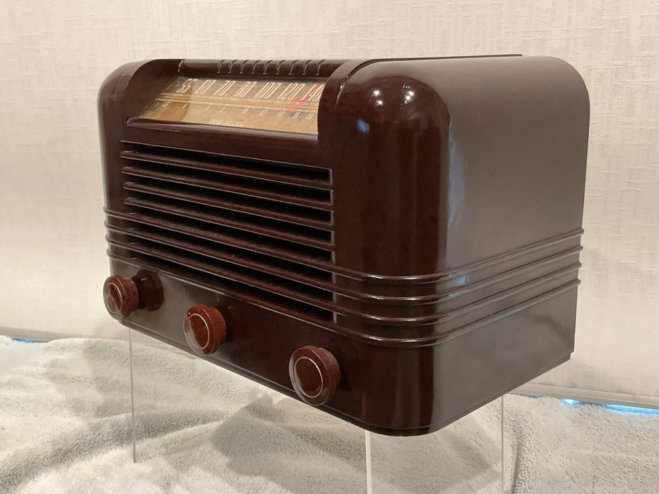 VTG RCA 15X and 56X Bakelite Radio Combo 1940 & 1946 -Working-Beauty! READ! - Image 4 of 4