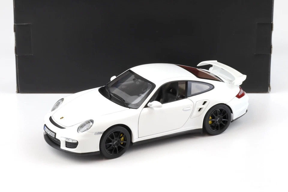 NOREV 1:18 - 187572 - Porsche 911 997 GT2 Coupe 2007 white - Immagine 3 di 4
