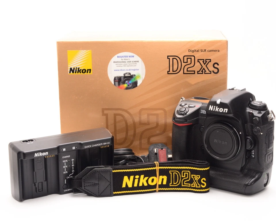 Nikon D2Xs 12.4MP Digital SLR Camera Body Boxed Very Low Shutter Count 9805, photo 1 of 5