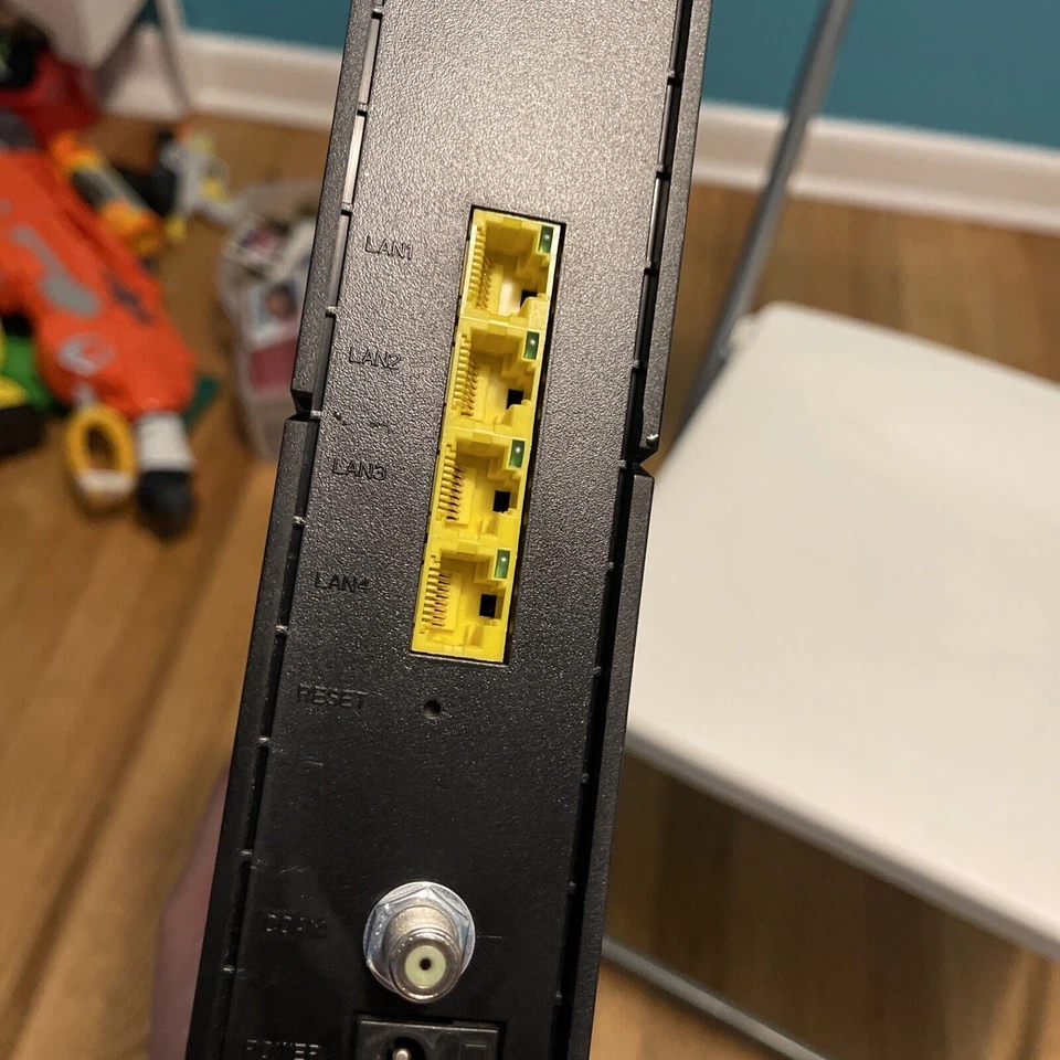 Zoom AC1900 DOCSIS 3.0 Cable Modem/Router with wireless 3T3R. Model #5363 (12) - Image 3 of 4