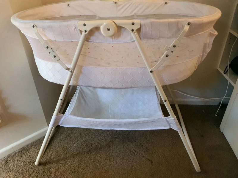 gumtree bassinet
