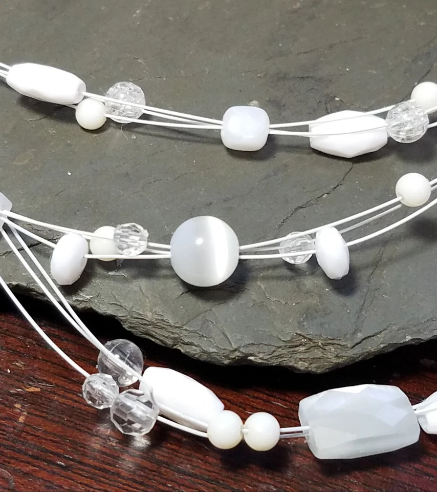 Vtg 2008 AVON White Multi-Strand CAT'S TIGER EYE STONE Beaded Necklace Signed  Foto 2 de 4