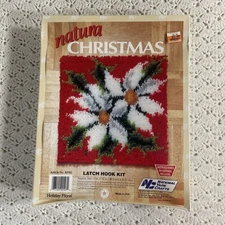 Natura Christmas Latch Hook Kit Holiday Floral  National Yarn Crafts New In Box