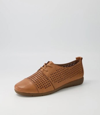 Near New Dianna Ferrari 'Shandon'  Size 6c 36 Tan Brown Leather Flats Shoe