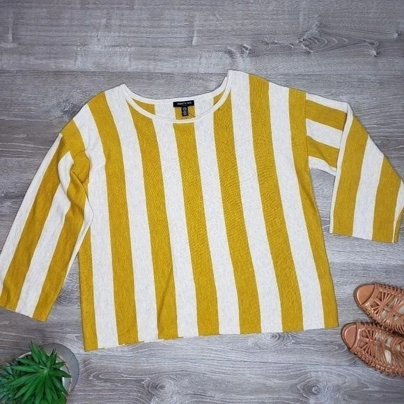 Suéter listrado Kenneth Cole feminino amarelo mostarda manga 3/4 novo com etiquetas tamanho XL - Imagem 3 de 4