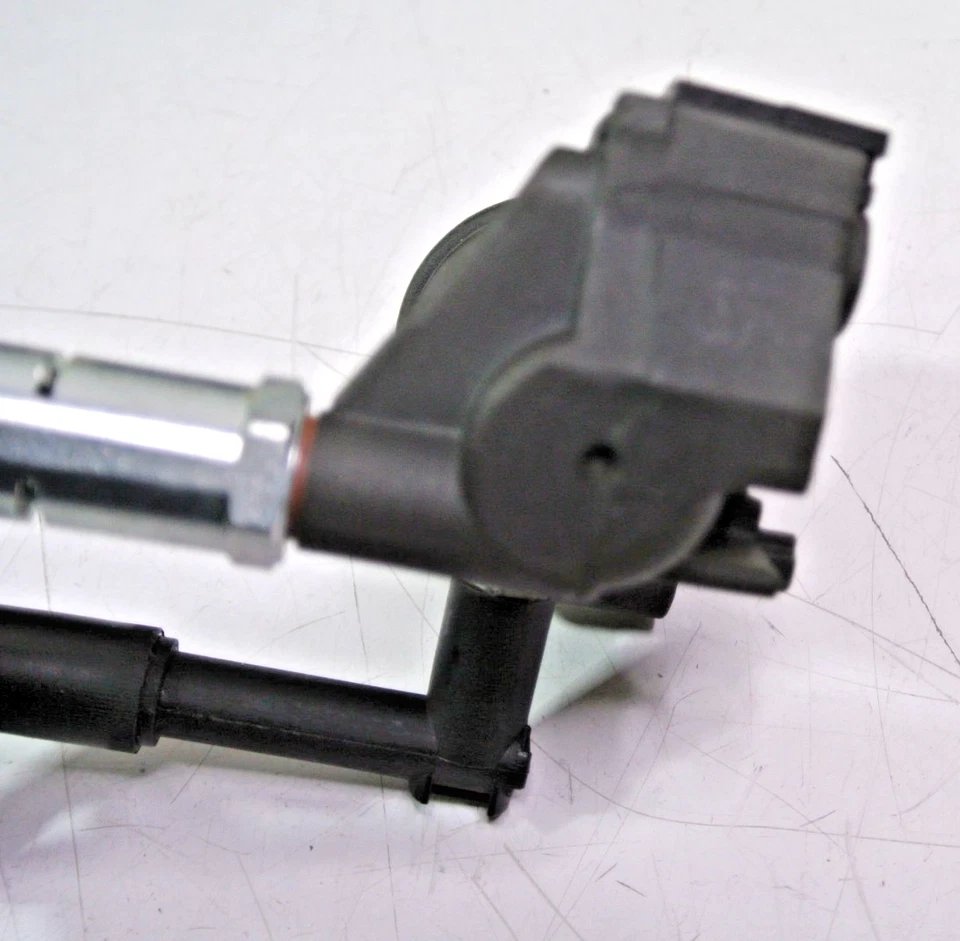 Dorman CM640015 Clutch Master Cylinder fits 00-10 Ford Focus Foto 4 de 4