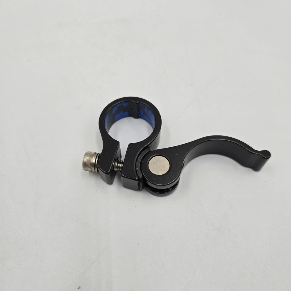 12-дюймовый сменный зажим для сиденья или руля велосипеда Strider Sport Balance — ТОЛЬКО ЗАЖИМ - Изображение 3 из 4