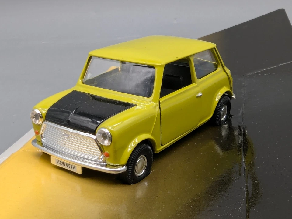 Modellautos 1:43 Corgi 96011 Mini Mr. Bean's Mini mit OVP - Bild 2 von 4