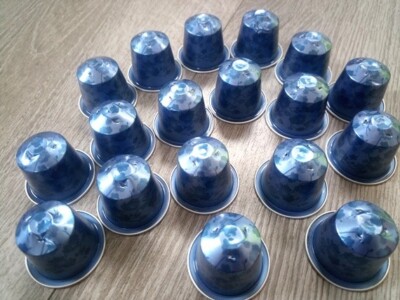 25 Nespresso Kaffee-Kapseln (blau + Muster / Tokyo Vivalto Lungo), leer
