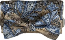 Stacy Adams Men's Bow Tie Hanky Champagne Powder Blue Pasiley Houndstooth 2.5"
