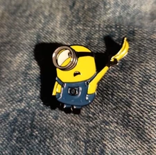 STUART-MINION-"DESPICABLE ME"- ENAMEL, LAPEL, BROOCH PIN-NEXT DAY SHIPPING