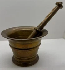 Vintage Mortar & Pestal Brass 4.75 Pounds 4"
