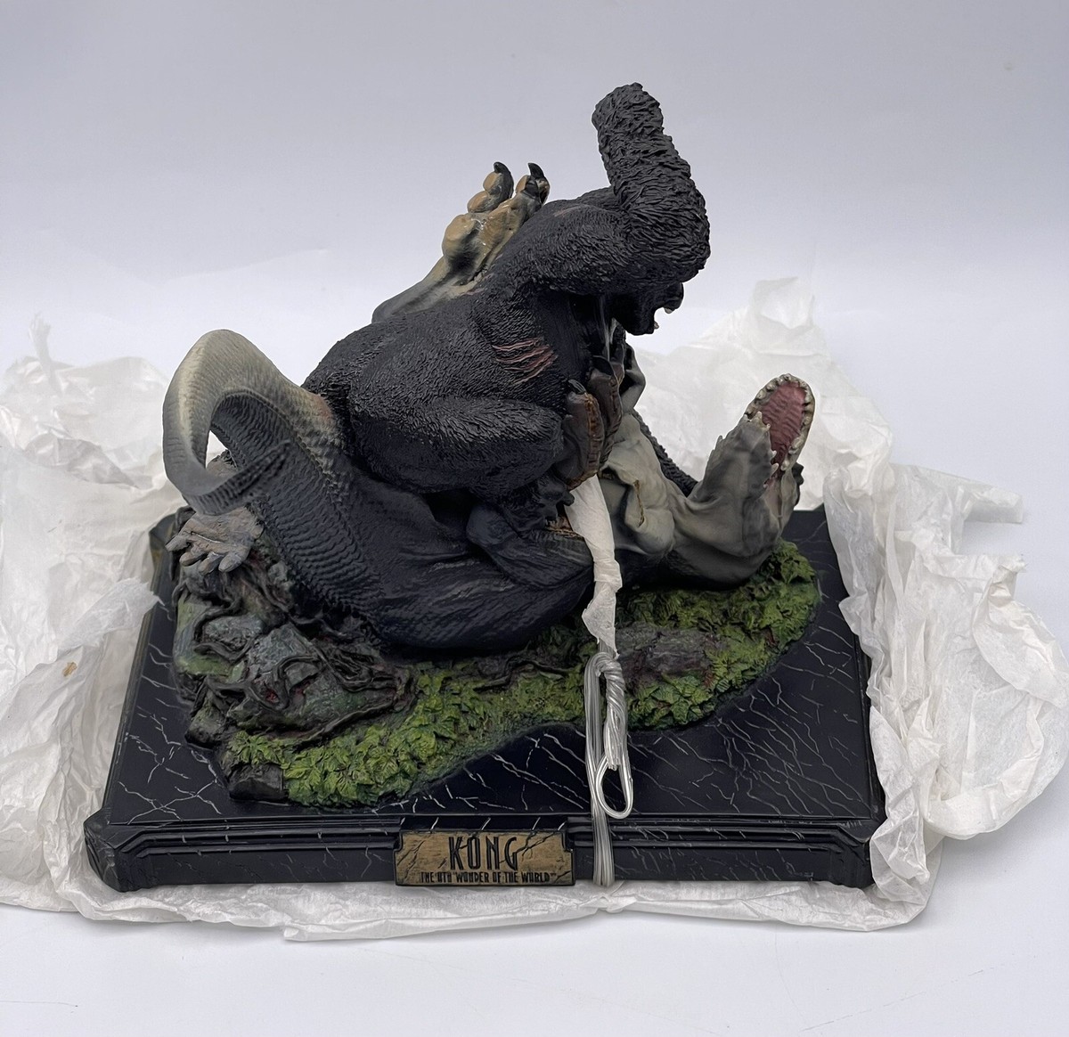 Kong The 8th Wonder Of The World Weta NZ Statue Fighting V-Rex
