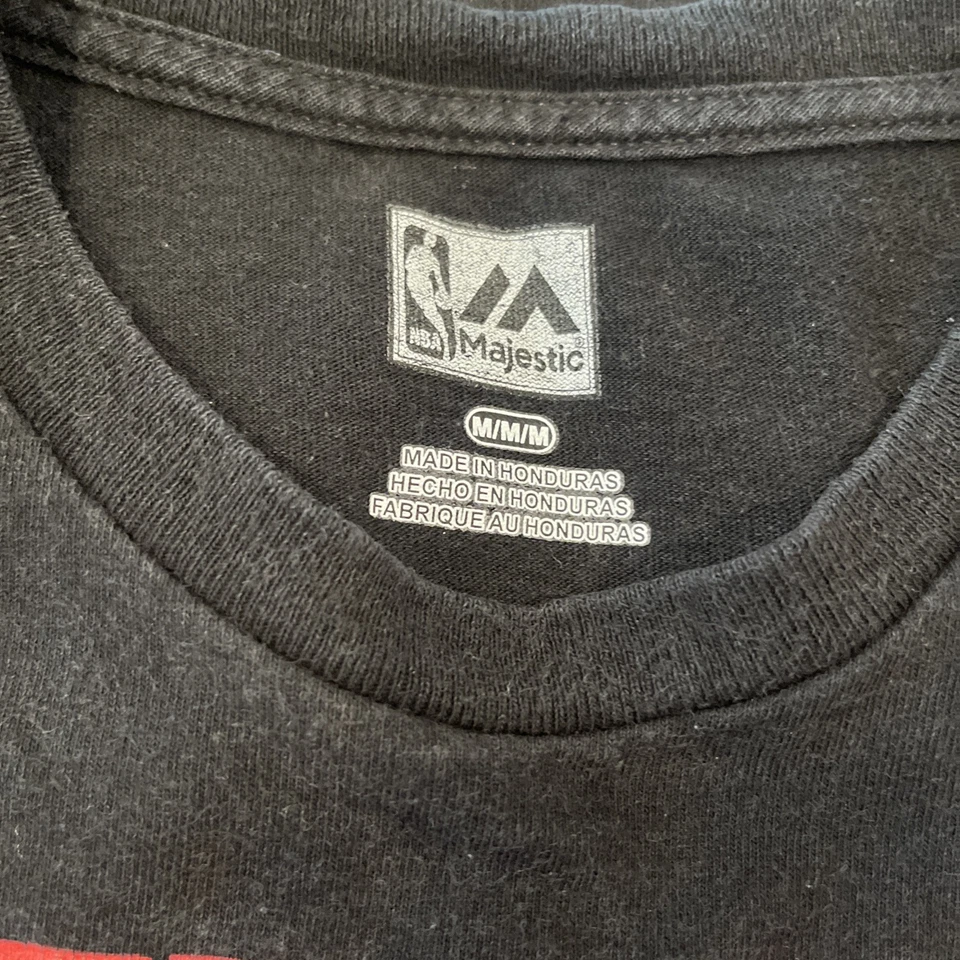 Camiseta Chicago Bulls Derrick Rose vintage Y2K Majestic NBA basquete 16 bits média - Imagem 4 de 4