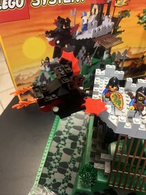 Lego Castle Fire Breathing Fortress 6082 100% Complete W/Box & Instructions