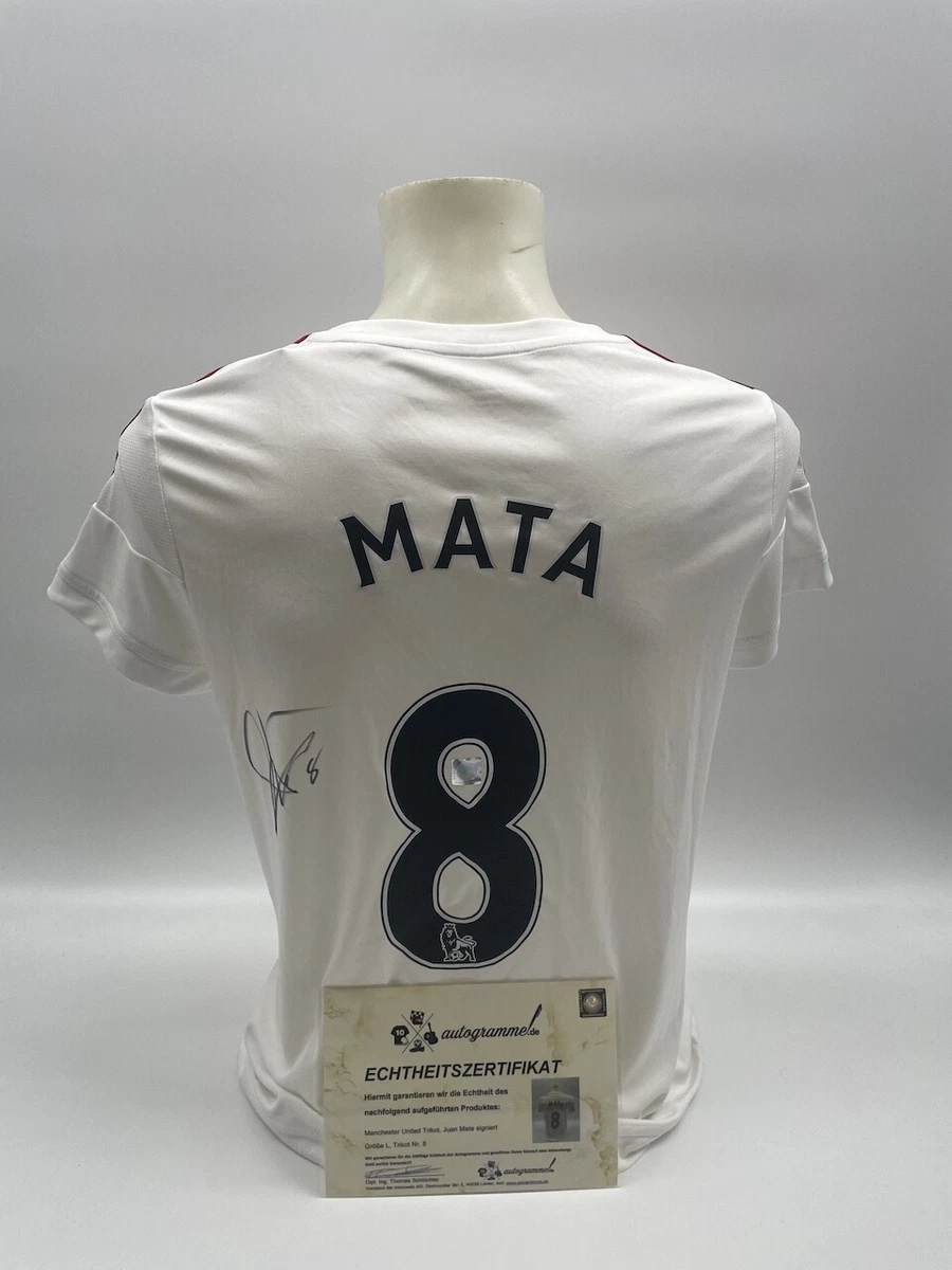 Win a signed Man United football - Capital Manchester