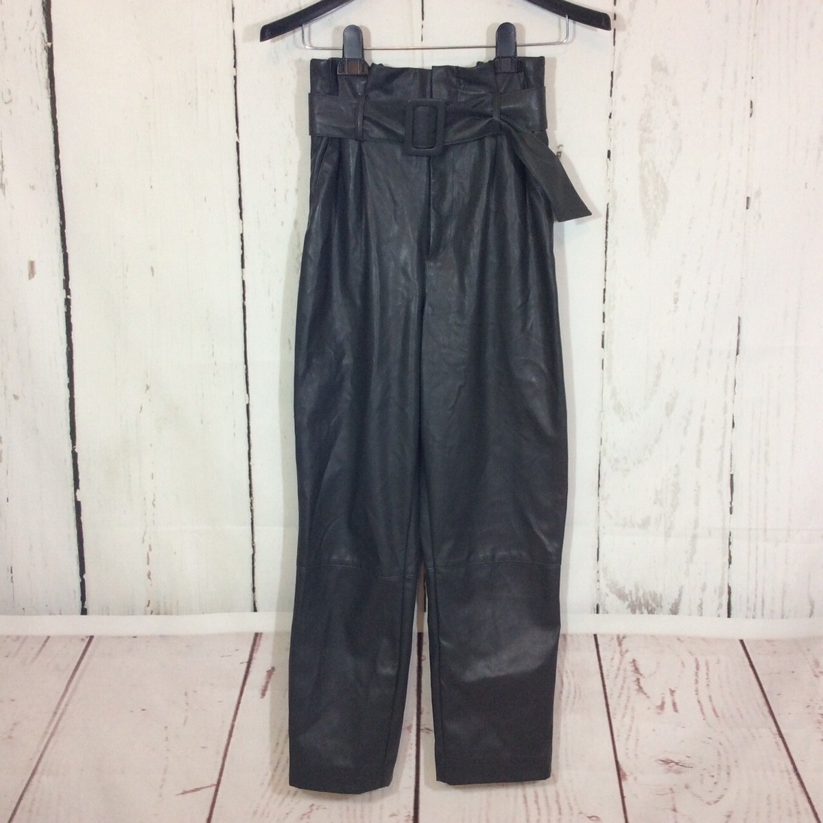 H&M Women's Size 0 Vegan Faux Leather Paperbag High Waist H&M Women's Size 0 Vegan Faux Leather Paperbag High Waist