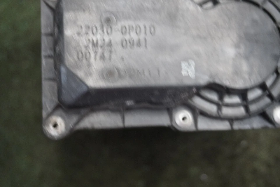 2008 2009 2010 TOYOTA Tacoma 4L THROTTLE BODY OEM 121K Miles  220300P010 - Image 4 of 4