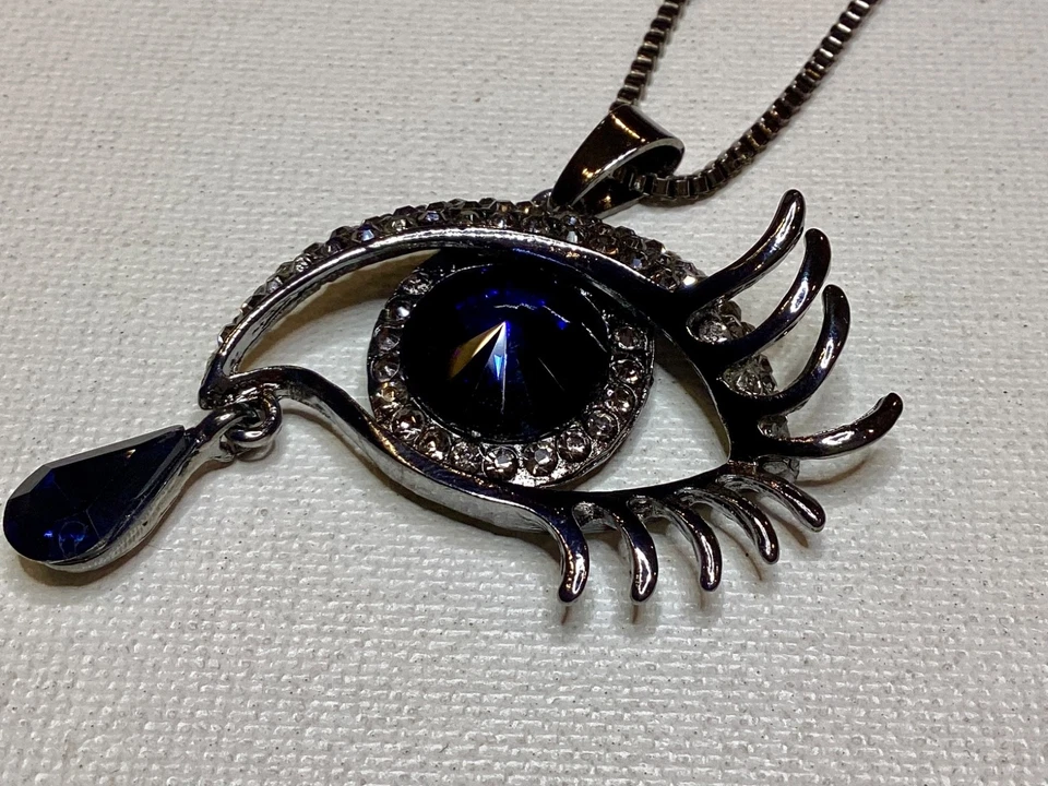 BETSEY JOHNSON DARK BLUE RIVOLI EYE TEAR 28-29.5” COSTUME NECKLACE JEWELRY - Image 3 of 4