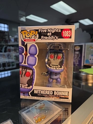 Funko Pop! Vinyl: Five Nights at Freddy's - Withered Bonnie #1083 W/ Protector