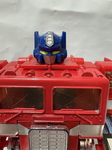 TRANSFORMERS G1 OPTIMUS PRIME 6” Die-Cast Incomplete - Picture 4 of 10