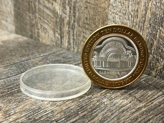 Golden Nugget Las Vegas NV .999 Fine Silver $10 Casino Gaming Token w/ Case