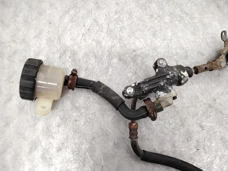 Yamaha FJ1100 1984 OEM freno trasero cilindro maestro con pedal de pinza Foto 4 de 4