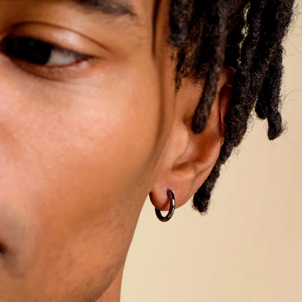 Pendientes de aro pequeños clásicos elegantes de plata de ley 925 maciza pura negros Foto 2 de 4