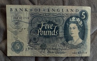 Elizabeth 5 Pounds Banknote