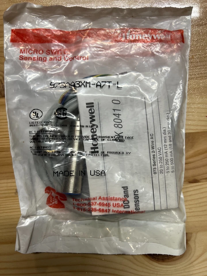 Interruptor de proximidad inductivo de barril roscado HONEYWELL 973AA3XM-A7T-L, 18mm. Foto 3 de 3