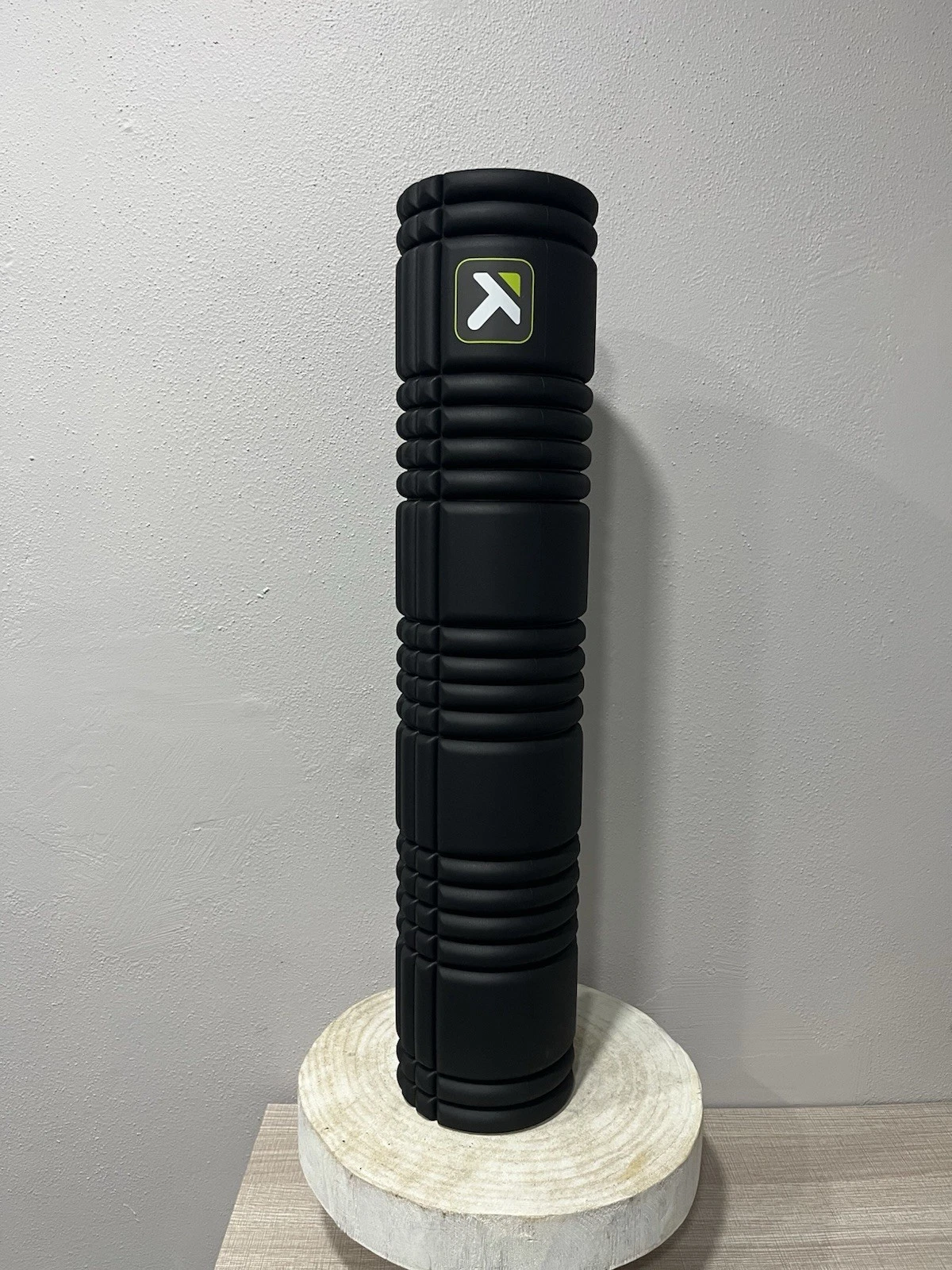 TriggerPoint GRID 2.0 Black Foam Roller 26" Massage Gym Recovery Mint Condition
Opens in a new windo