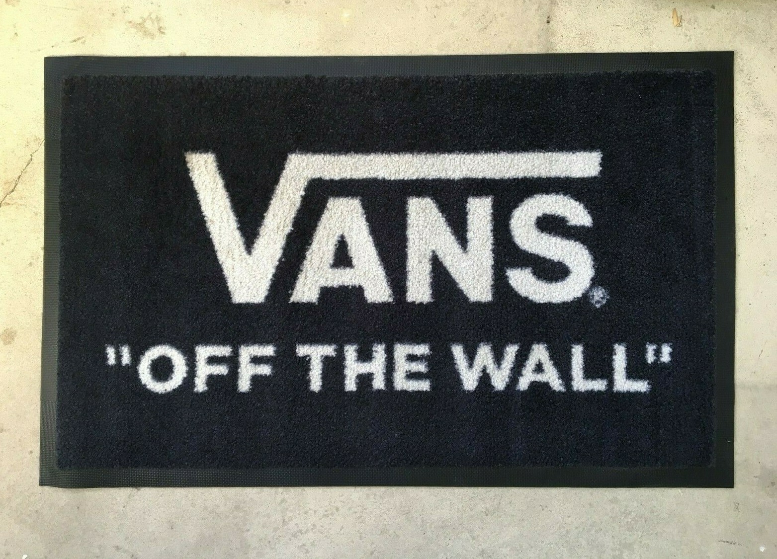 vans off the wall floor mat