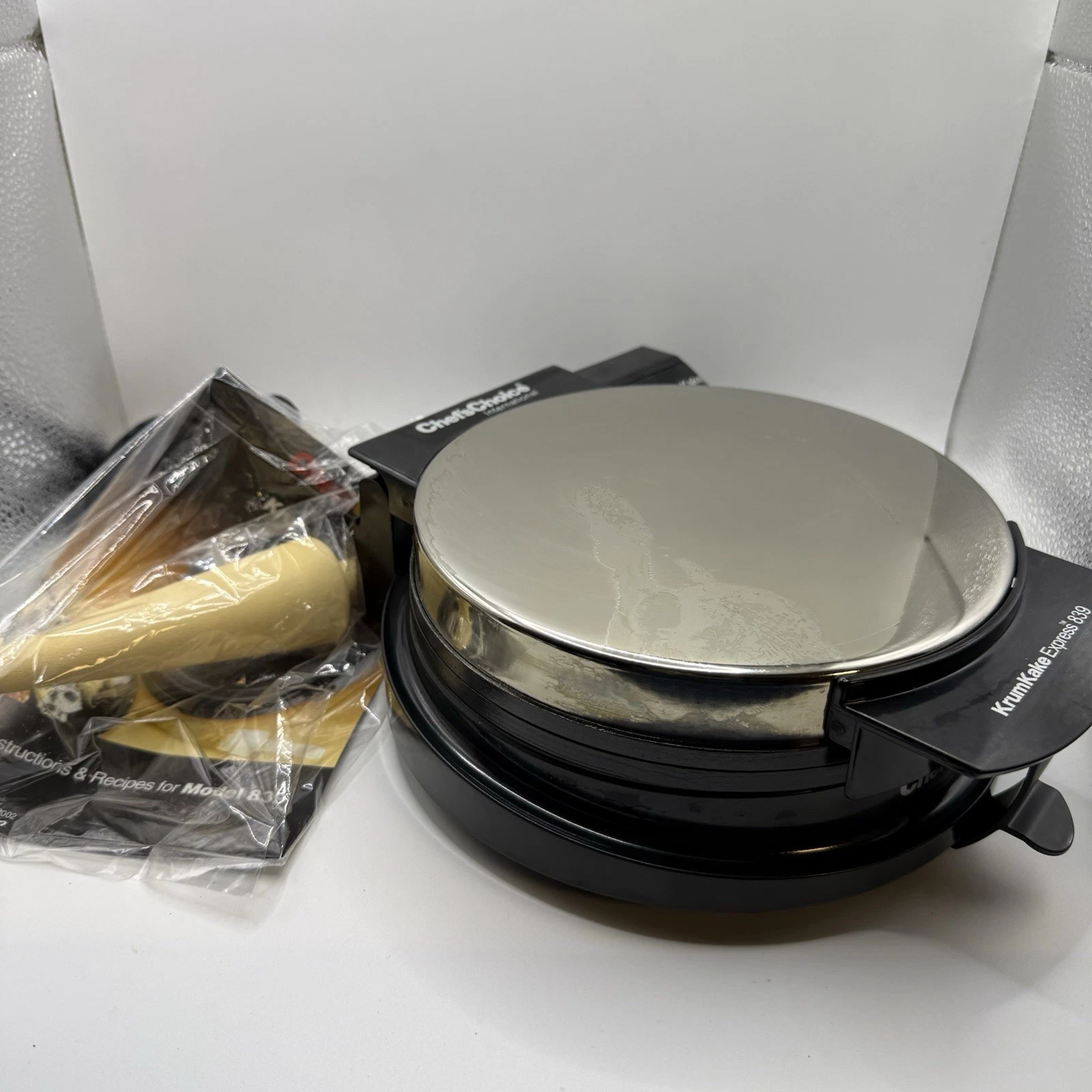 Chef’s Choice PizzellePro Express Bake 835 Pizzelle Waffle Cannoli Maker New