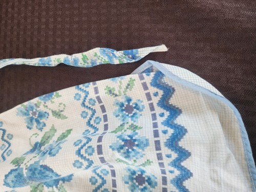 Vintage Apron Blue Flowers - Picture 5 of 15