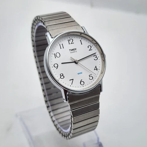 VINTAGE TIMEX Classic 32mm Silver Tone WR 30M Analog MEN'S WATCH