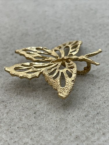 VINTAGE HANDMADE Solid 14K Yellow Gold Diamond Cut Filigree BUTTERFLY Pendant - Picture 7 of 18