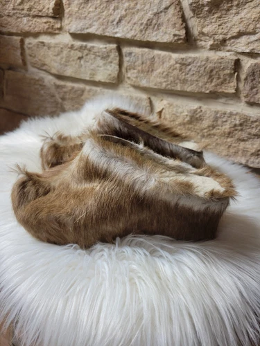 PAIR OF VINTAGE MOUNTAIN HOOVES SIZE 36... ❄️?