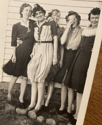 1930s Pretty Woman Ladies Laughing Fashion Dresses Original Old Photo  P11q25 | eBay