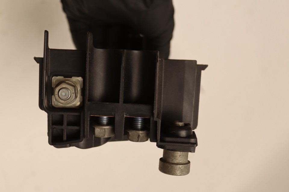 20182020 BMW M550I BATTERY VOLTAGE JUMP START TERMINAL UNIT OEM eBay