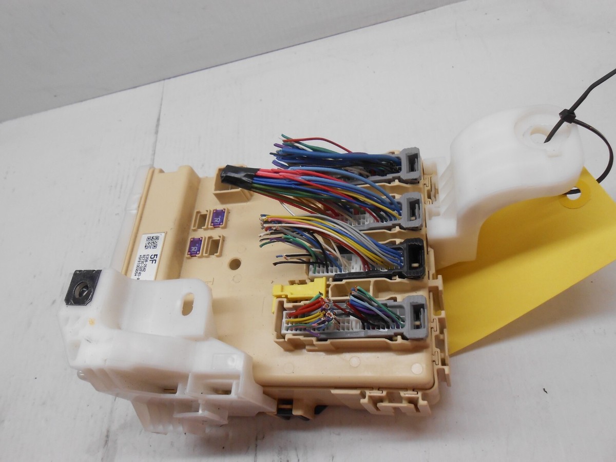 プリンセスbox 2012 2014 Toyota Corolla S Body Chassis Brain Box OEM 8270-02F40