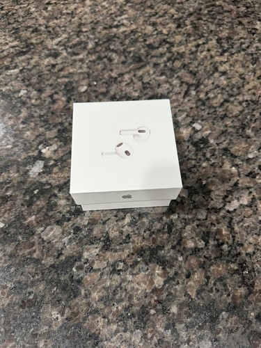 airpods 3rd generation, charger and case - Photo 4 sur 4
