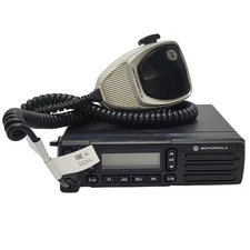 Motorola XPR2500 Mobile Radio MOTOTRBO UHF 403-470 MHz 40w 128ch AAM02QPH9JA1AN